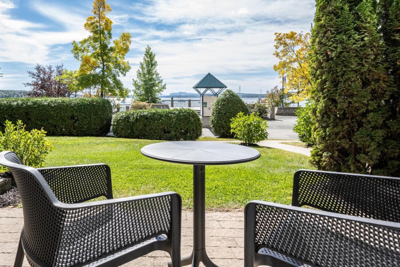 Hotel Verso Magog Exterior photo